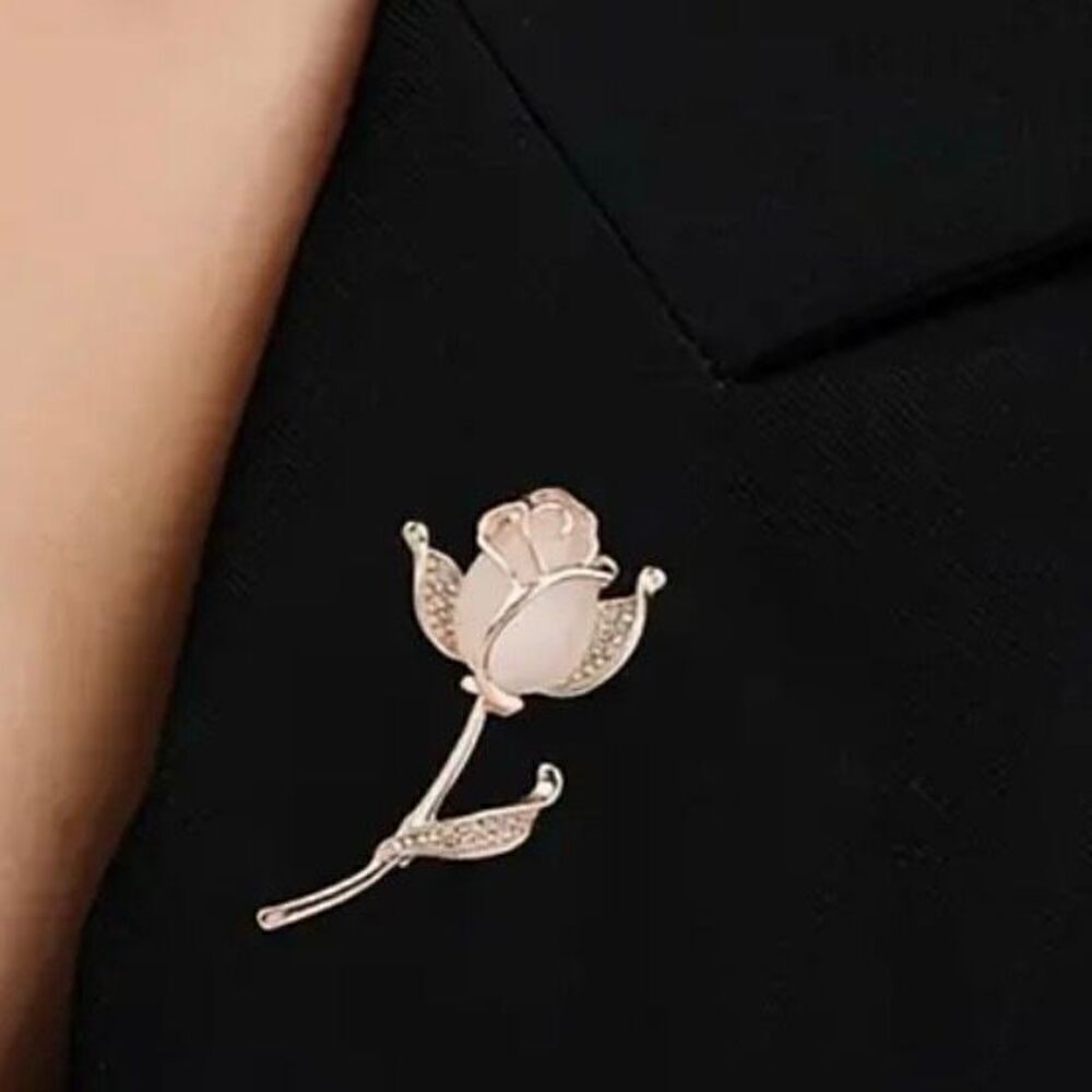 Crystal Rhinestone Rose Brooch Womens Enamel Fashion Floral Pin New - Picture 5 of 5